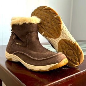 Merrell waterproof brown boots size 8 NEW